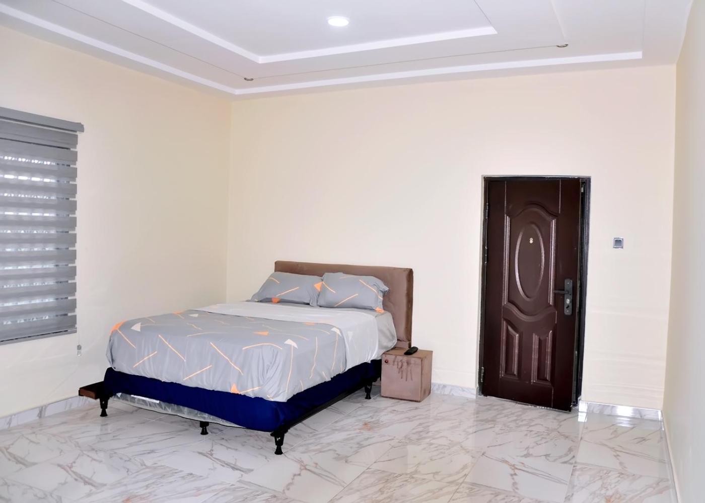 Hotel Queens Place Accra Esterno foto